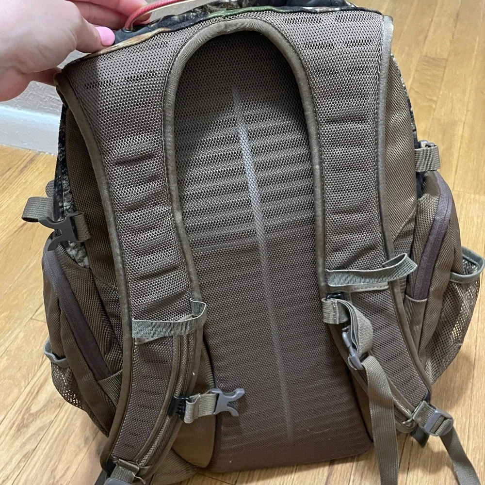 Badlands Hunting Daypack Realtree Camouflage Hydration Ready Tactical Backpack
